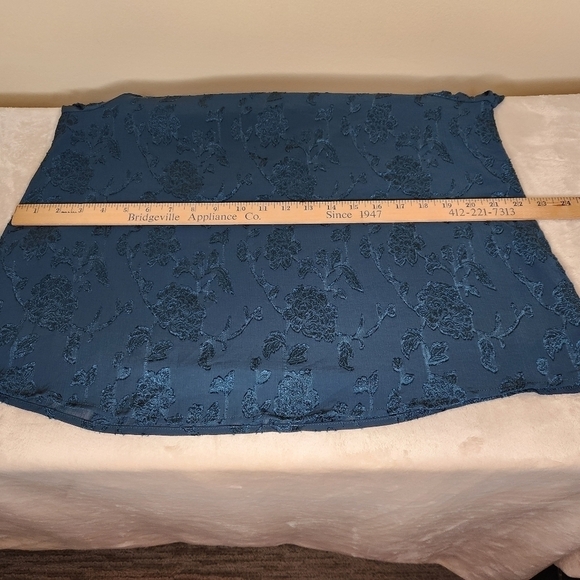 Beacon Apparel Jacquered A-Line Short Puff Sleeve Top Size L Teal Blue/G… - Picture 8 of 11